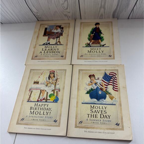 The American Girls Collection MOLLY 4 Books Set - 1988 Pleasant Company - Picture 1 of 4
